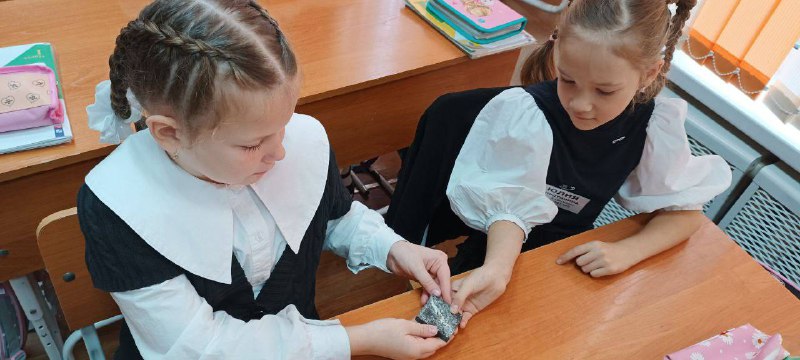 Как прошёл урок окружающего мира с образцами камней от Гуриати